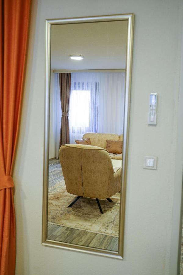 Old House Apartment Priştine Dış mekan fotoğraf