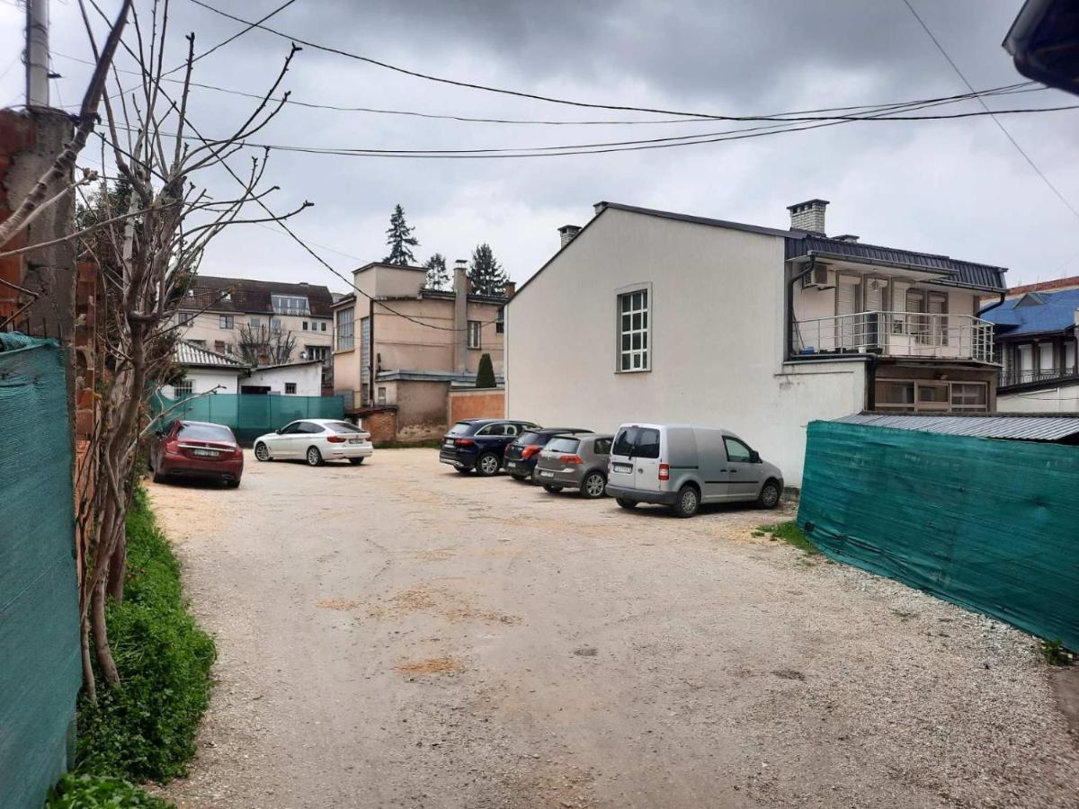 Old House Apartment Priştine Dış mekan fotoğraf